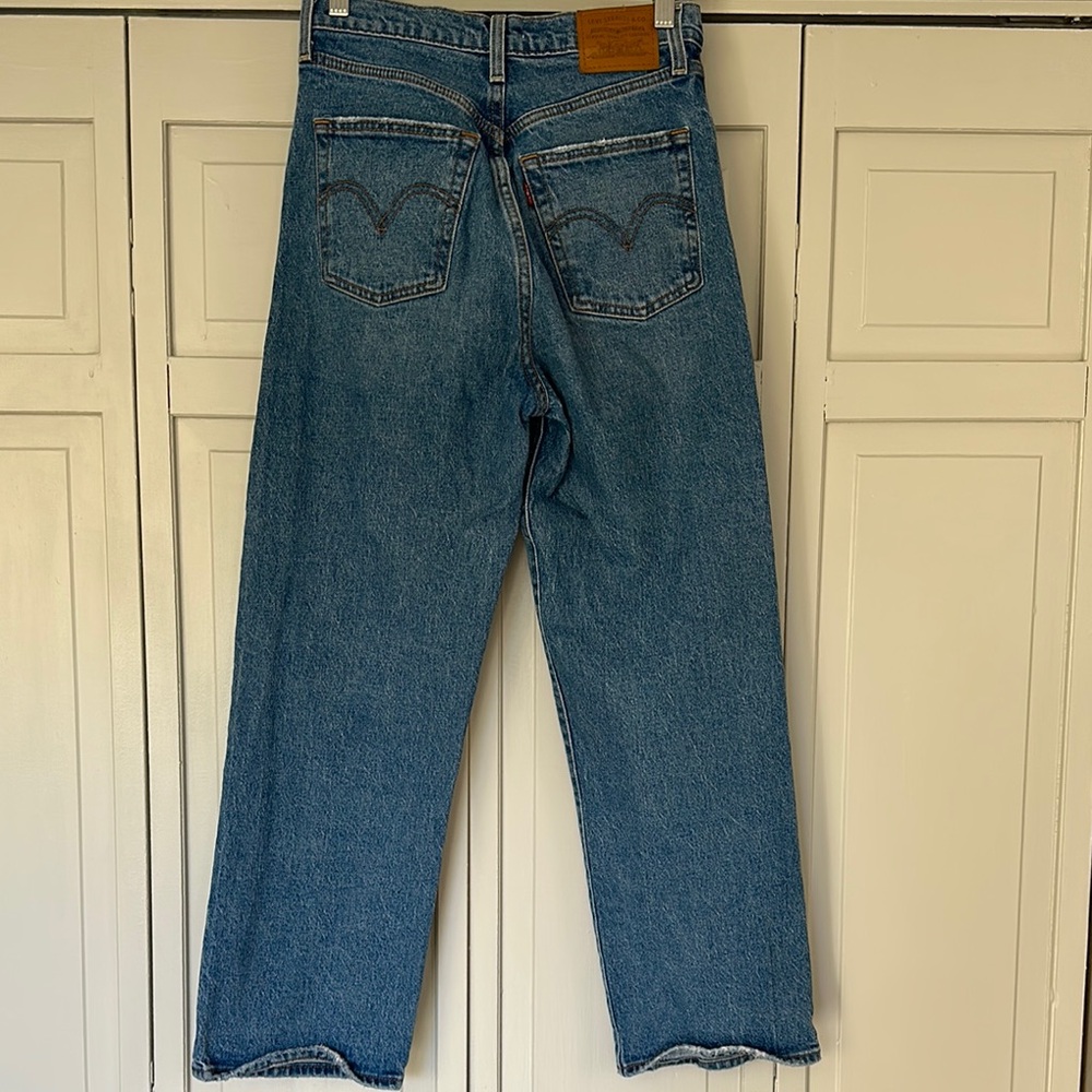 Classic Levi’s Blue Denim Jeans - Picture 3 of 5